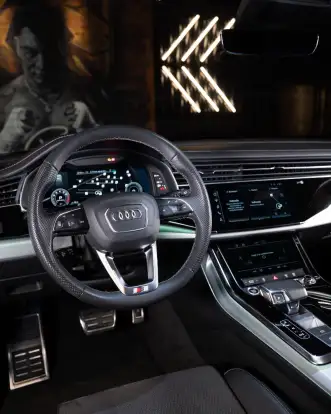AUDI-Q7-2023