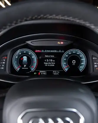 AUDI-Q7-2023