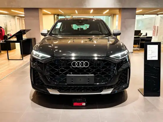 AUDI-RS Q8-2025