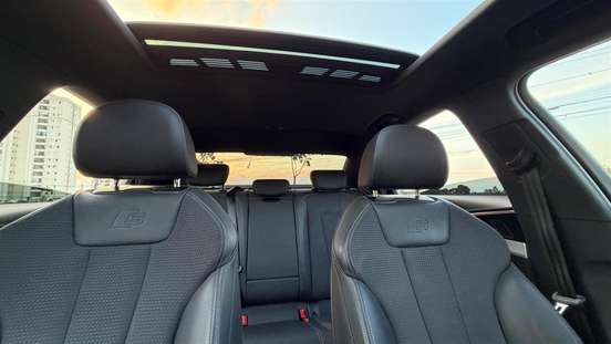 AUDI-A4-2023