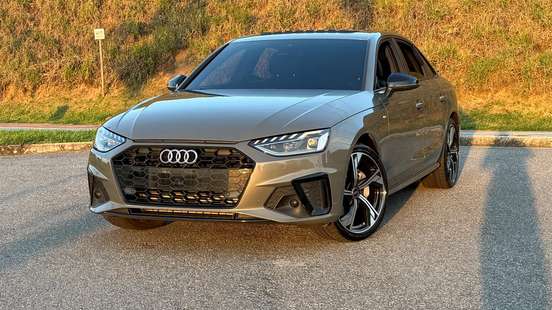 AUDI-A4-2023