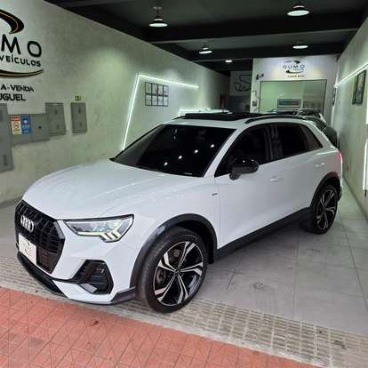 AUDI-Q3-2023
