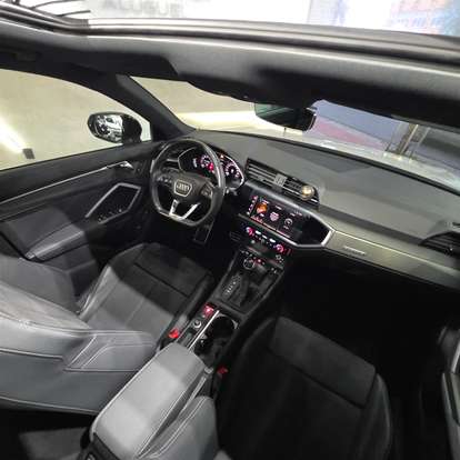 AUDI-Q3-2023