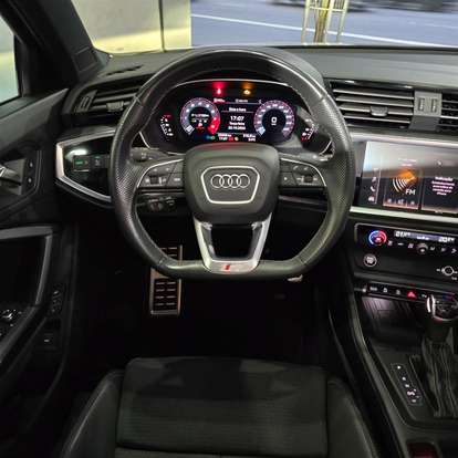 AUDI-Q3-2023
