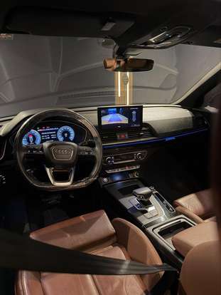 AUDI-Q5-2022