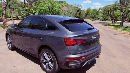 AUDI-Q5-2023