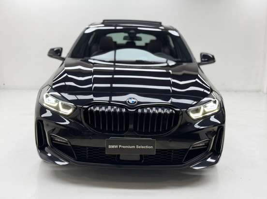 BMW-118i-2022