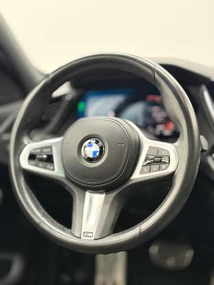 BMW-118i-2022