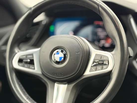 BMW-118i-1.5 12V GASOLINA M SPORT STEPTRONIC BMW-118i-2022