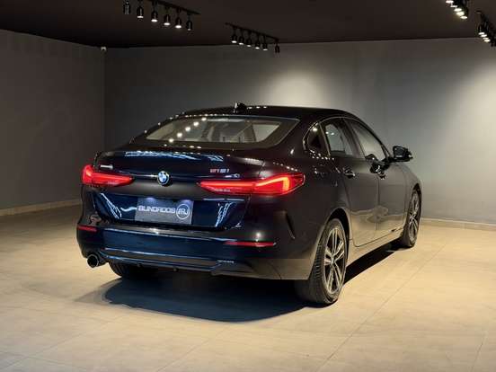 BMW-218i-2022