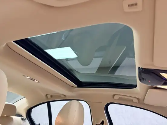 BMW-320i-2021