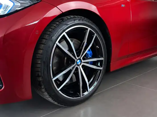 BMW-320i-2023
