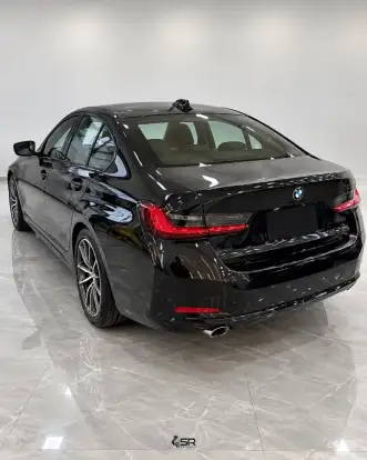 BMW-320i-2023