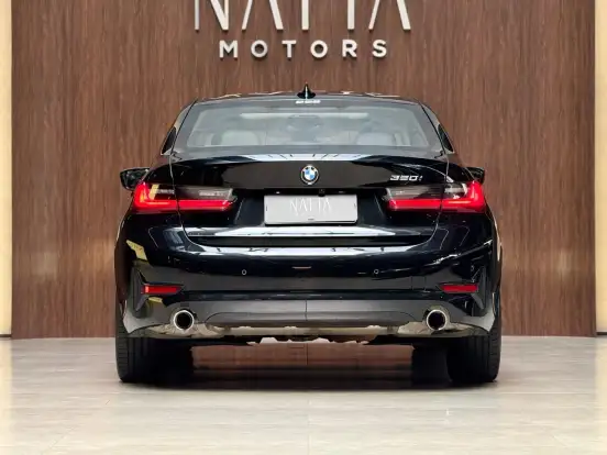 BMW-320i-2021