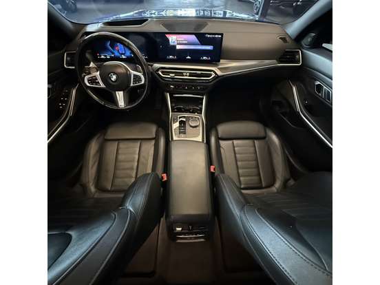 BMW-320i-2022