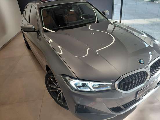 BMW-320i-2024