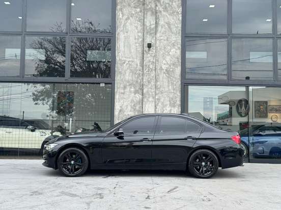 BMW-320i-2.0 SPORT 16V TURBO ACTIVE FLEX 4P AUTOMÁTICO BMW-320i-2017