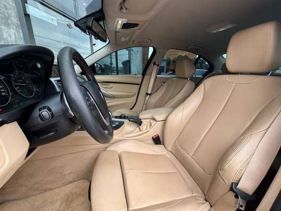 BMW-320i-2017