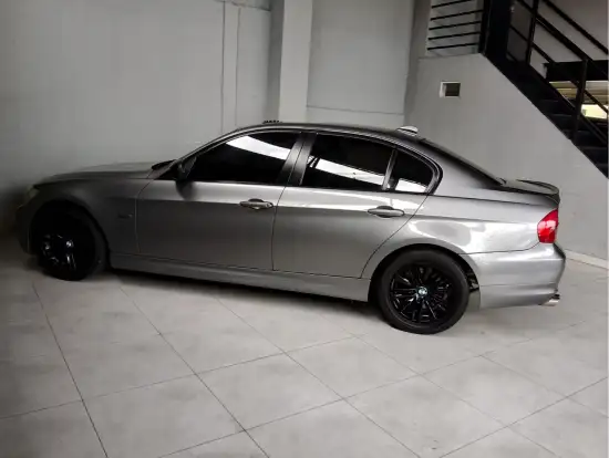 BMW-325i-2011