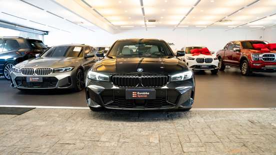 BMW-330e-2025