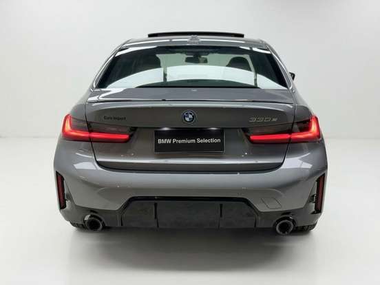 BMW-330e-2026