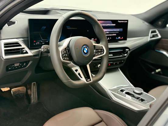 BMW-330e-2026