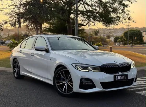 BMW 330i 2.0 16V TURBO GASOLINA M SPORT AUTOMÁTICO