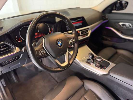 BMW-330i-2019