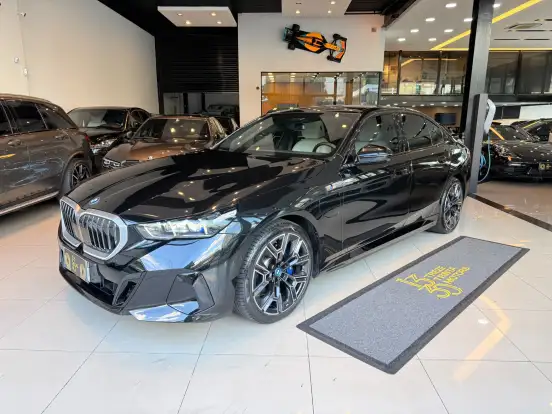 BMW-530e-2.0 TWINPOWER PHEV M SPORT AUTOMÁTICO BMW-530e-2024