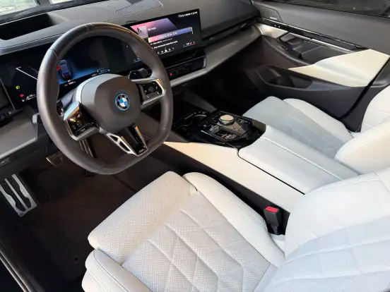 BMW-530e-2.0 TWINPOWER PHEV M SPORT AUTOMÁTICO BMW-530e-2024