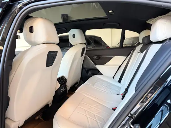 BMW-530e-2024