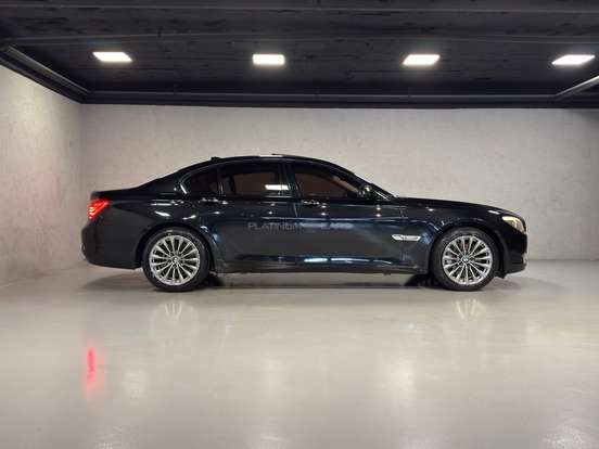 BMW-750i-4.4 UNIQUE SEDAN V8 32V GASOLINA 4P AUTOMÁTICO BMW-750i-2011