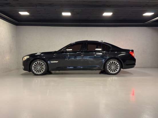 BMW-750i-2011