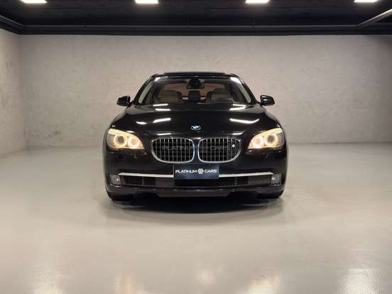 BMW-750i-2011