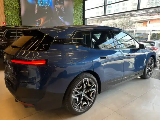 BMW-iX-2022