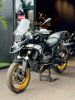 BMW R 1300 GS TRIPLE BLACK 