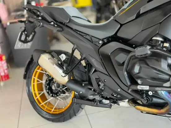 BMW-R 1300 GS TRIPLE BLACK-2024