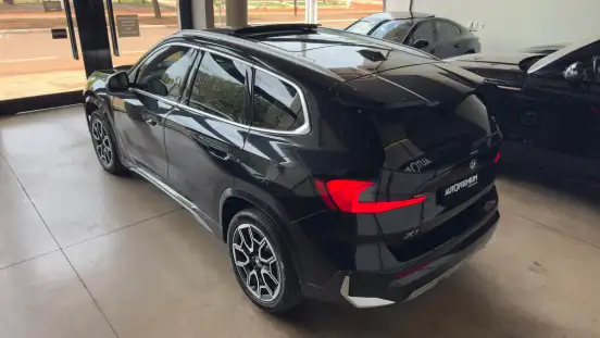 BMW-X1-2024