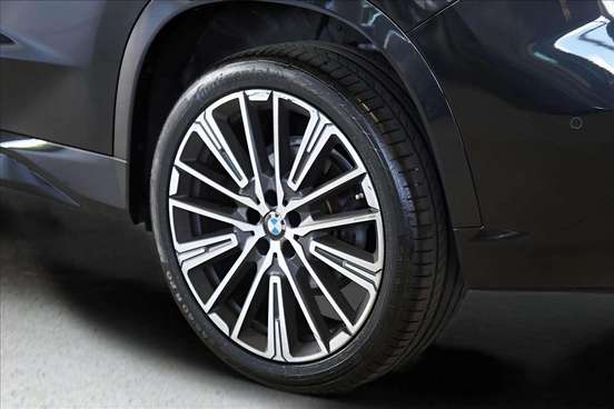 BMW-X1-2024