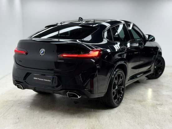BMW-X4-2022