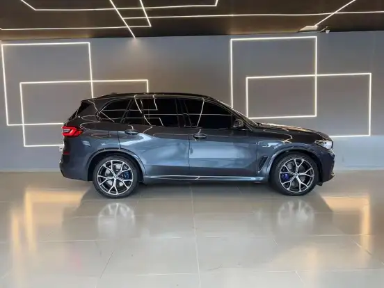 BMW-X5-3.0 I6 TURBO HÍBRIDO XDRIVE45E M SPORT AUTOMÁTICO BMW-X5-2021