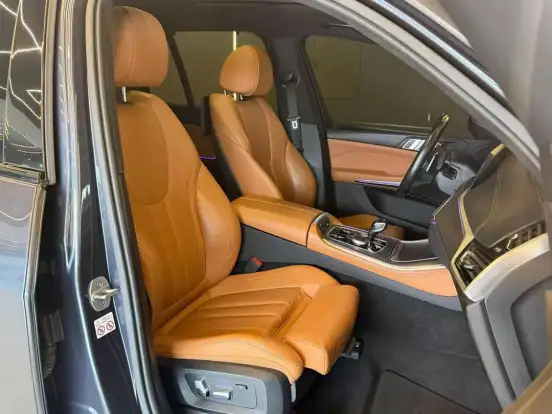 BMW-X5-2021