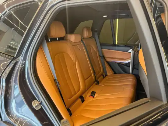 BMW-X5-2021