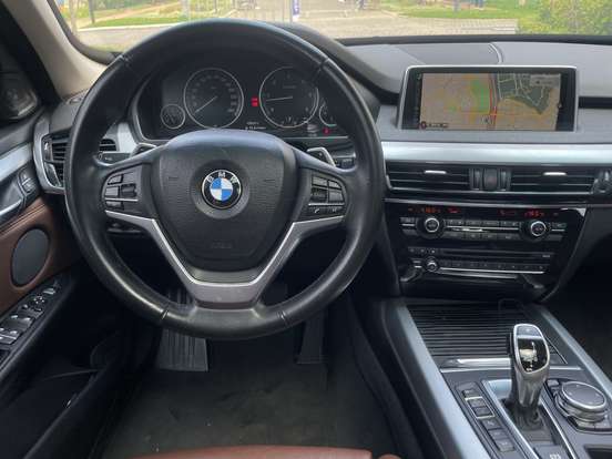 BMW-X5-2016