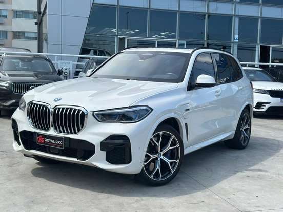 BMW-X5-2021