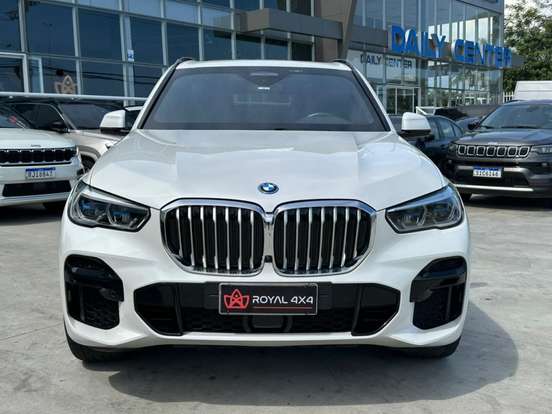 BMW-X5-2021