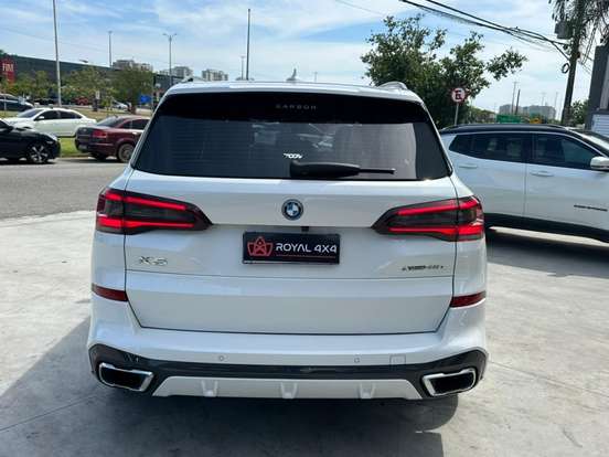 BMW-X5-2021