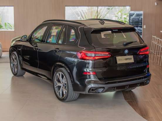 BMW-X5-2022