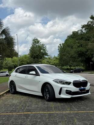 BMW-118i-2023