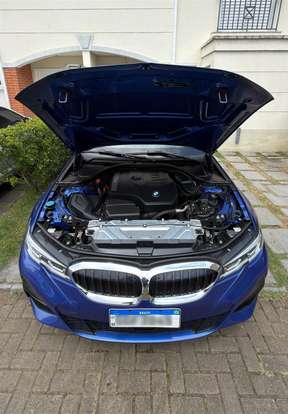BMW-320i-2021
